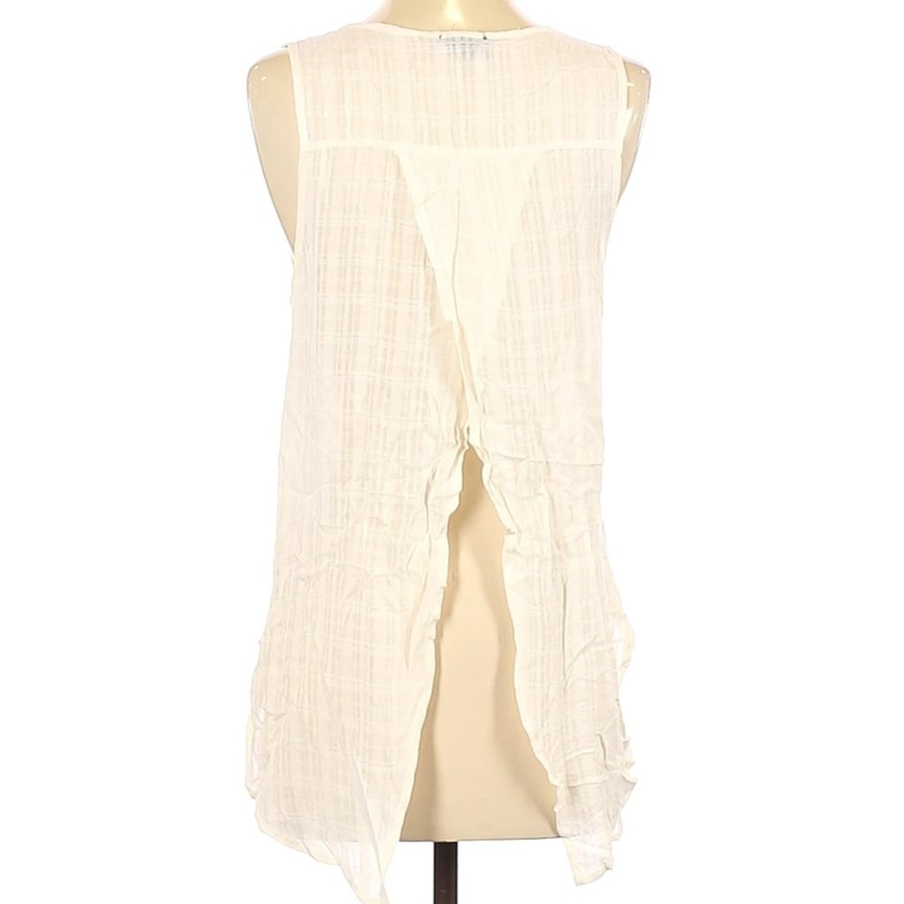 Stoosh Sleeveless Blouse with a Split Back S